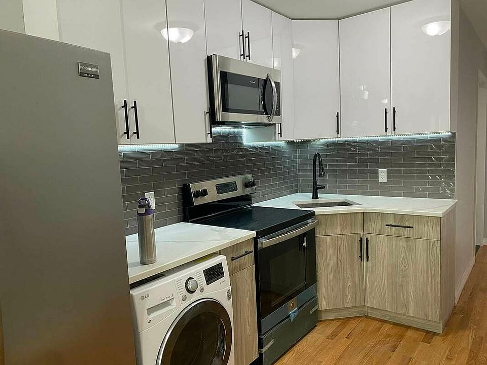 1st image of 2128 2nd Ave #1B
