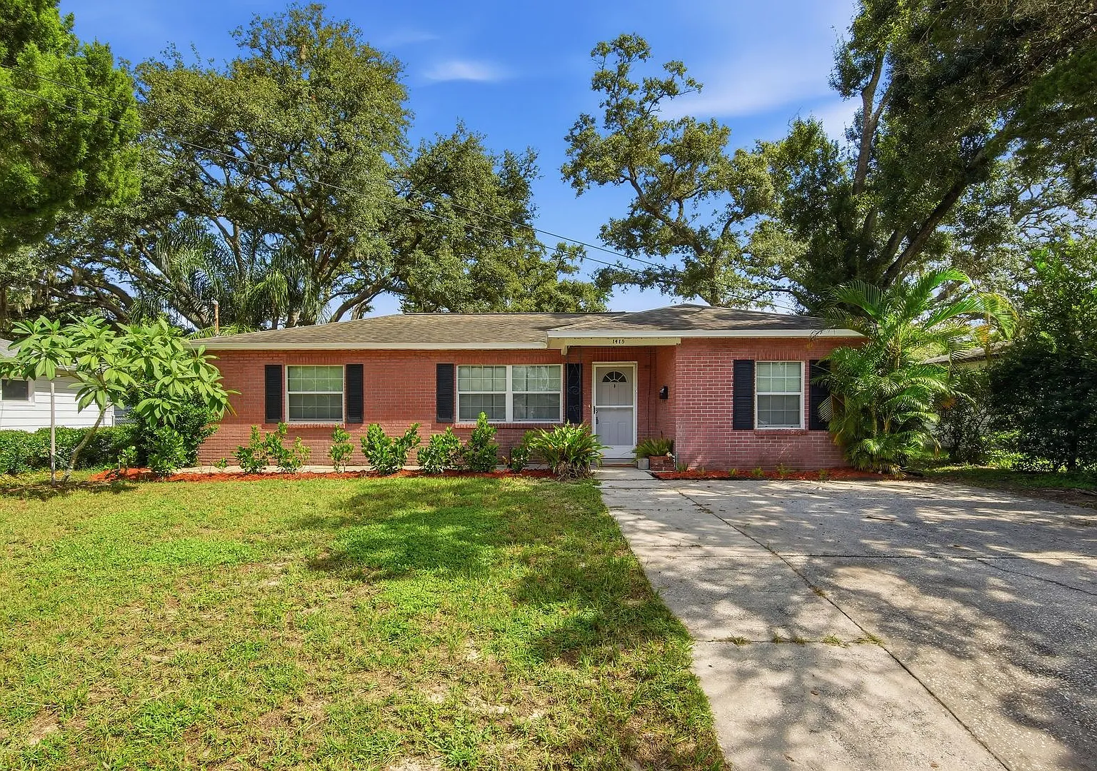 Beautifully Renovated 3-Bedroom, 2-Bath Tampa Home in Forest Hills — Photo 1