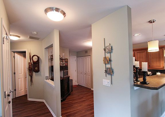 3rd image of 210 Wildmeadow Ln