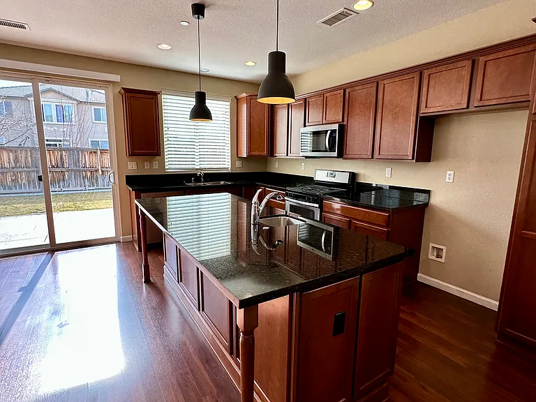 2827 Earthstone Dr — Photo 3