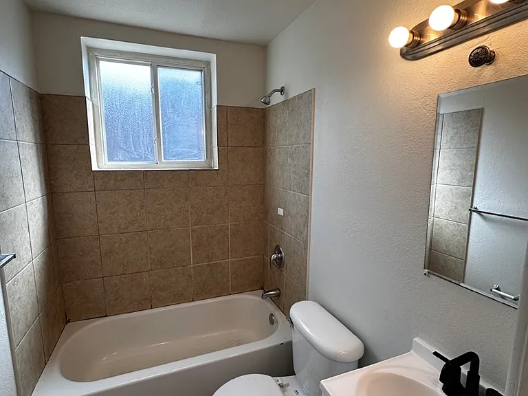 4675 S 38th St #1F — Photo 4