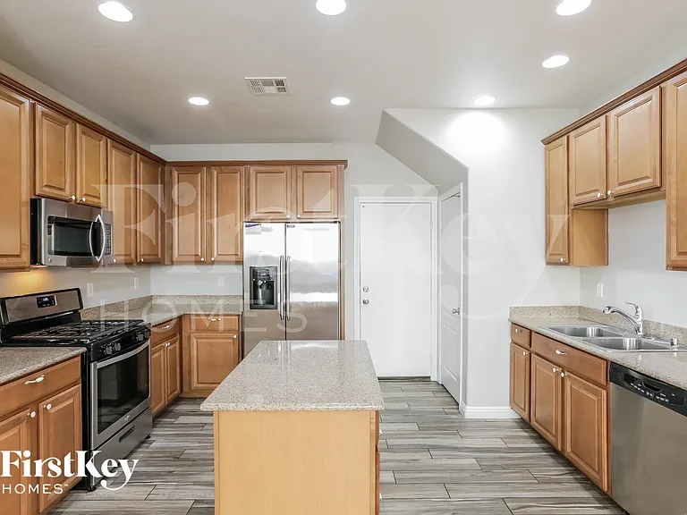 9324 Euphoria Rose Ave — Photo 6