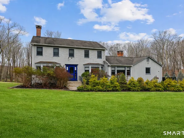 17 Abbotts Hill Road, Newtown, CT 06470