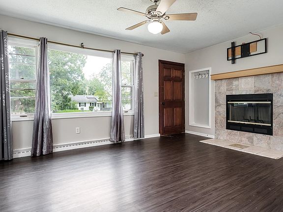 5th image of 3412 Harrington Ave