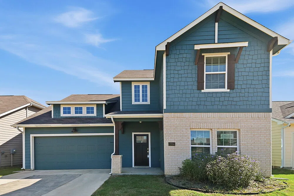 4 bed, 3.0 bath, 1965 sqft, $2,555 — Photo 1