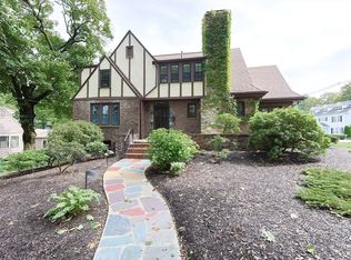 28 Exmoor Rd, Newton, MA 02459