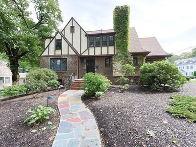 28 Exmoor Rd, Newton, MA, 02459