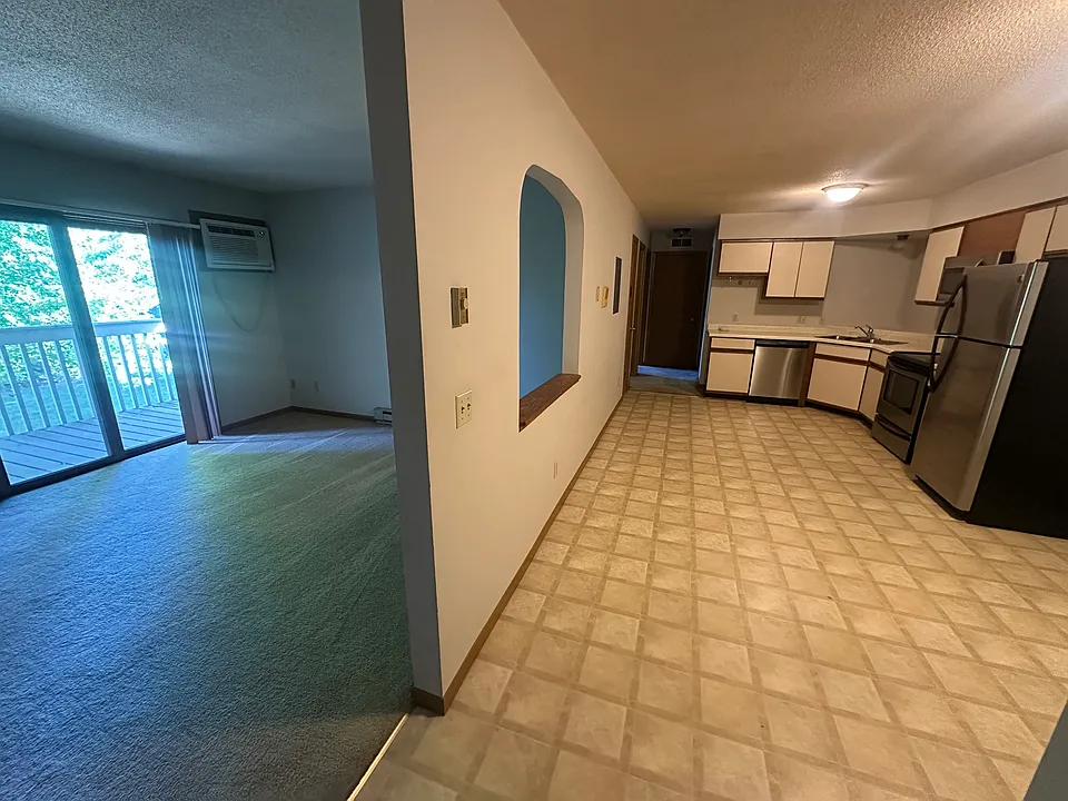 1554 Namekagon St #8