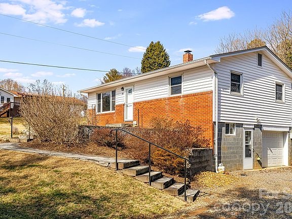 2nd image of 20 Ridge Cross Rd