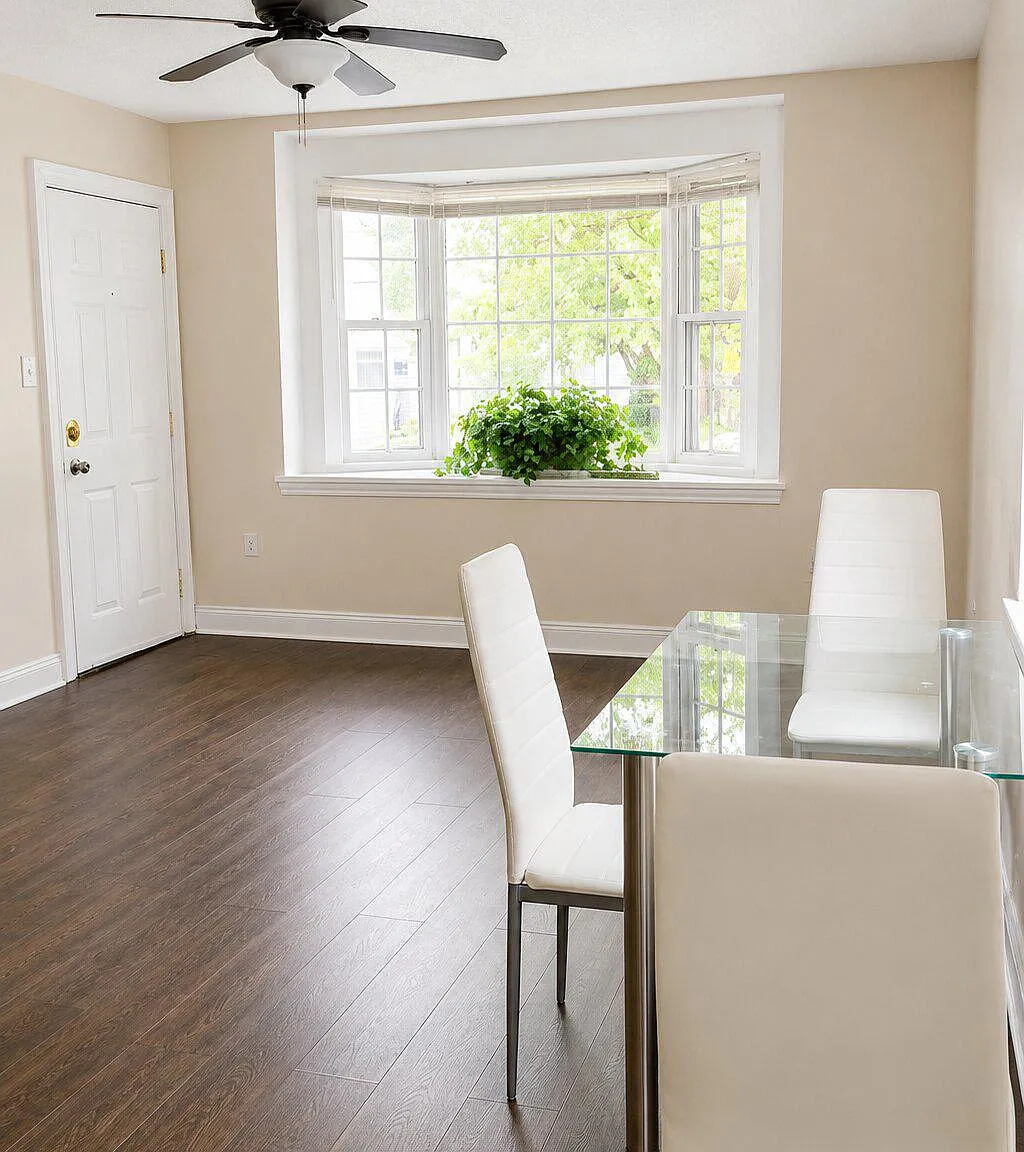 4 bed, 2.0 bath, 815 sqft, $2,300 — Photo 3