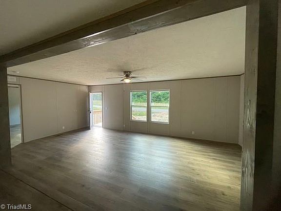 3rd image of 4533 Giles Rd