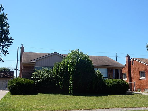 2nd image of 32501 Grandview Ave