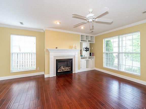 5th image of 1604 Campfire Dr