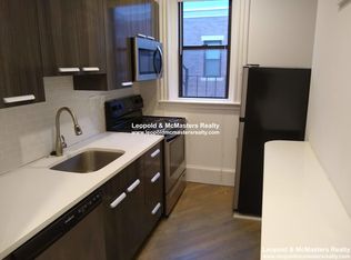 11-31A Queensberry St, Boston, MA 02215