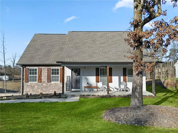 327 Oakland Dr, Calhoun, GA 30701