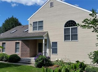 26 Chandlers Ln S, Fairfield, CT 06824