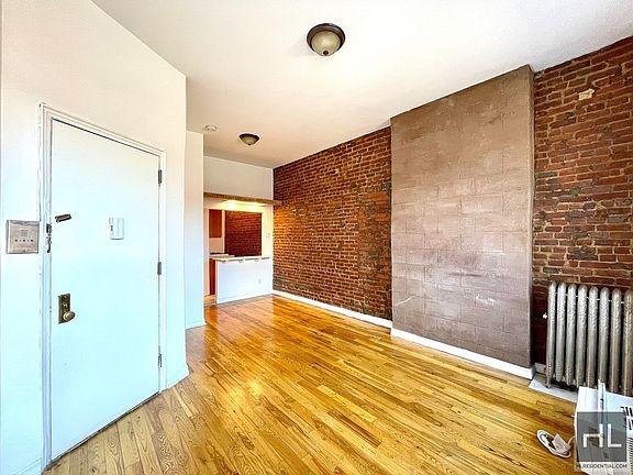 2nd image of 518 Bainbridge St APT 2D