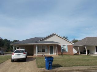 355 Fall Dr, Pontotoc, MS 38863