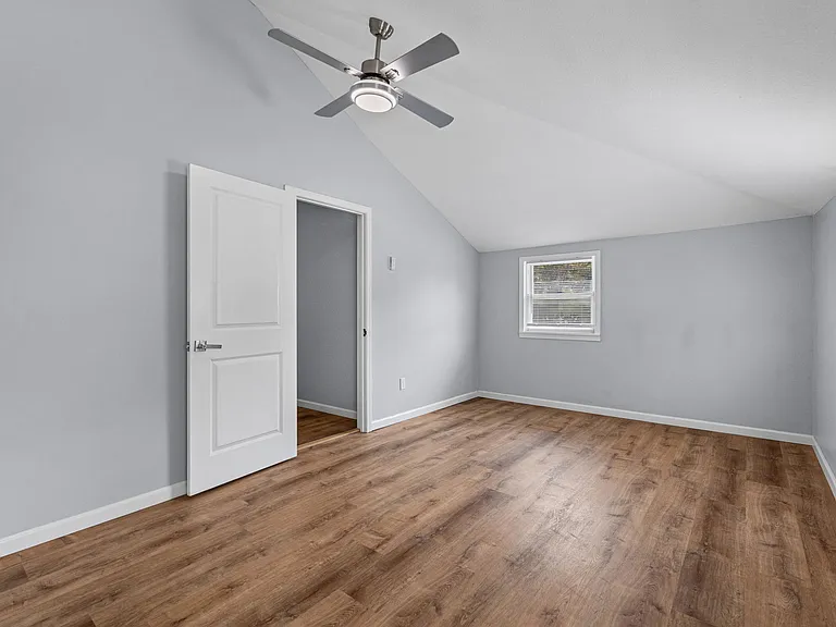 938 Locust Ave — Photo 20