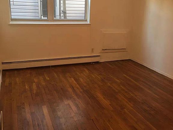 2nd image of 56 Glen St #1