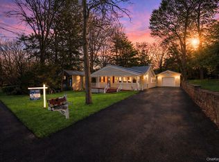 10 Pinedale Avenue, Farmingville, NY