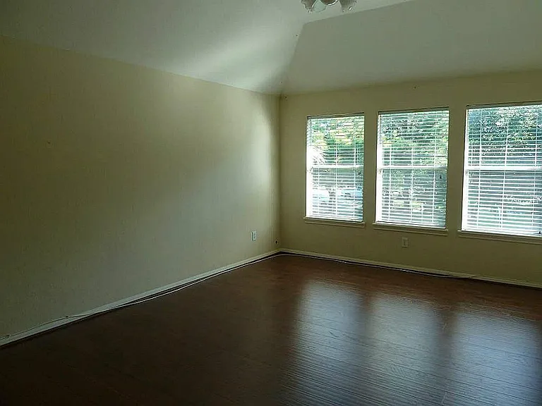 22554 Bristolwood Ct — Photo 15