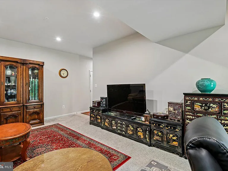 8261 Kippis Rd — Photo 44
