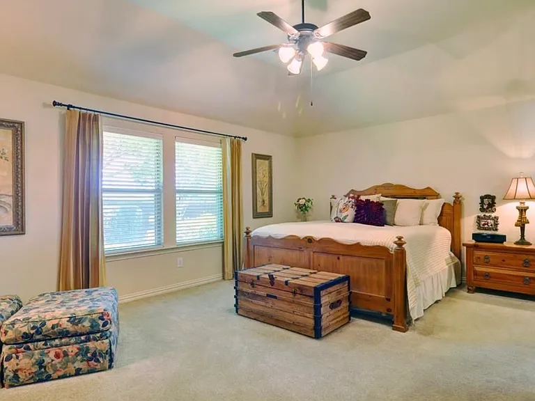 8100 Mountain Cedar Dr — Photo 11