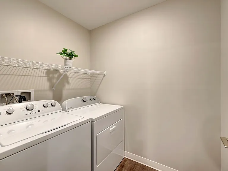 The Heights I - Apartments — Photo 22
