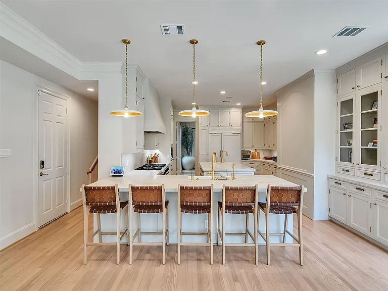 6608 Vanderbilt St — Photo 17