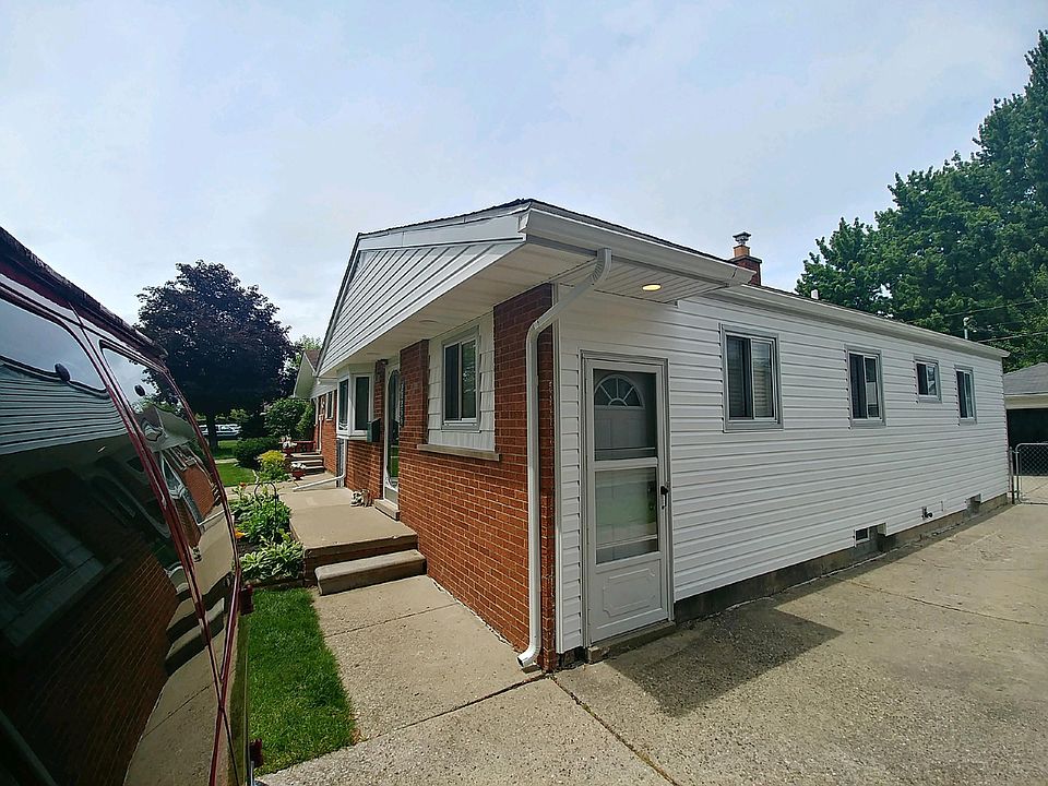 1st image of 20255 Woodward St