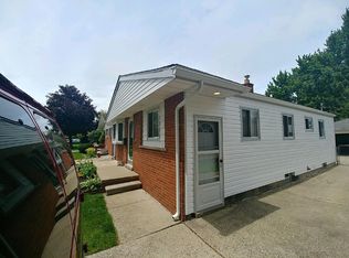 20255 Woodward St, Clinton Township, MI 48035