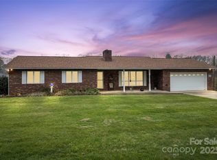 83 Overlook Dr, Leicester, NC 28748