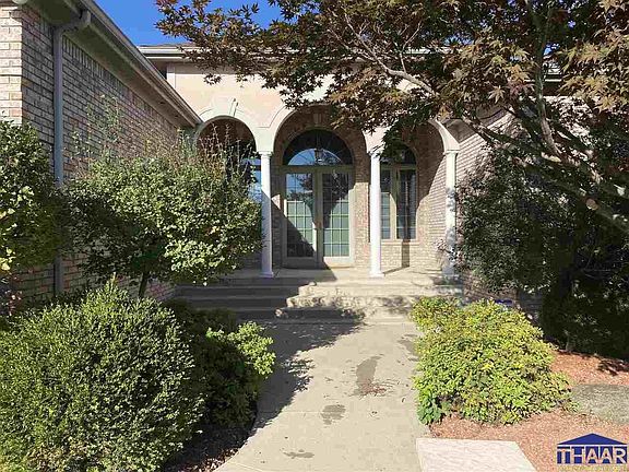 2nd image of 233 Kensington Ct