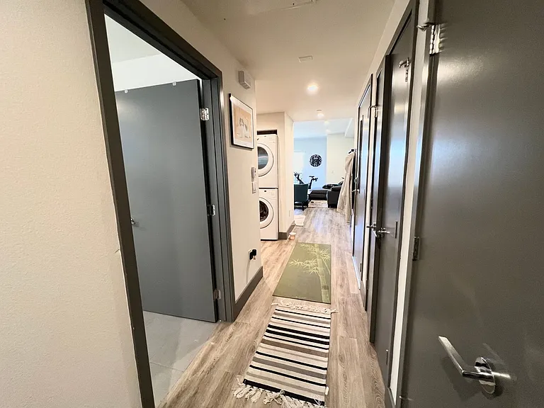 mid374 — Photo 16