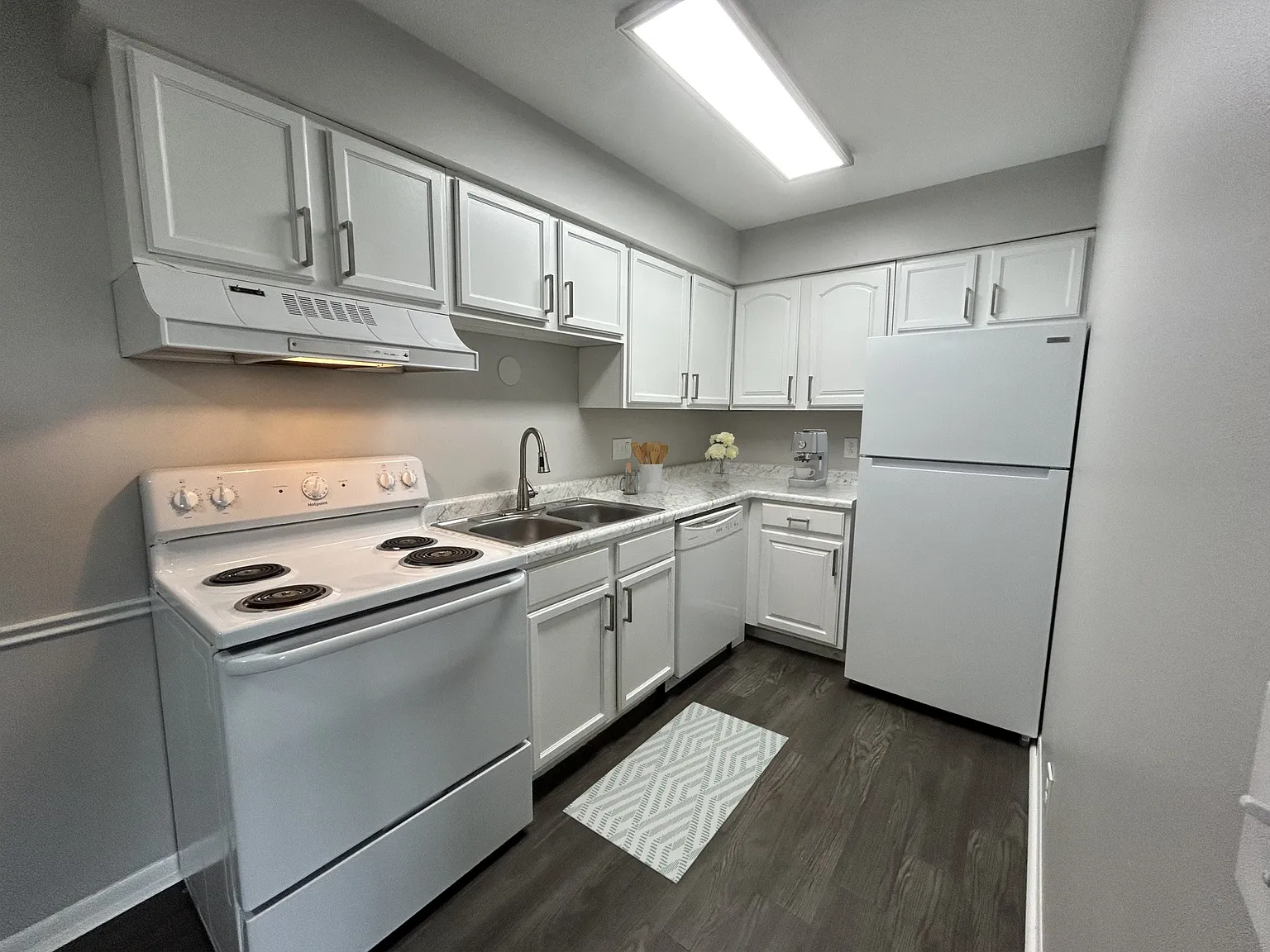 Secor Flats — Photo 2