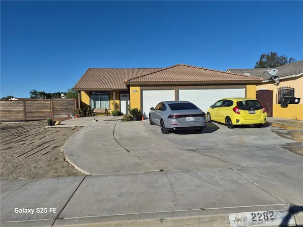 2282 N Smoketree Ave, Rialto, CA 92377