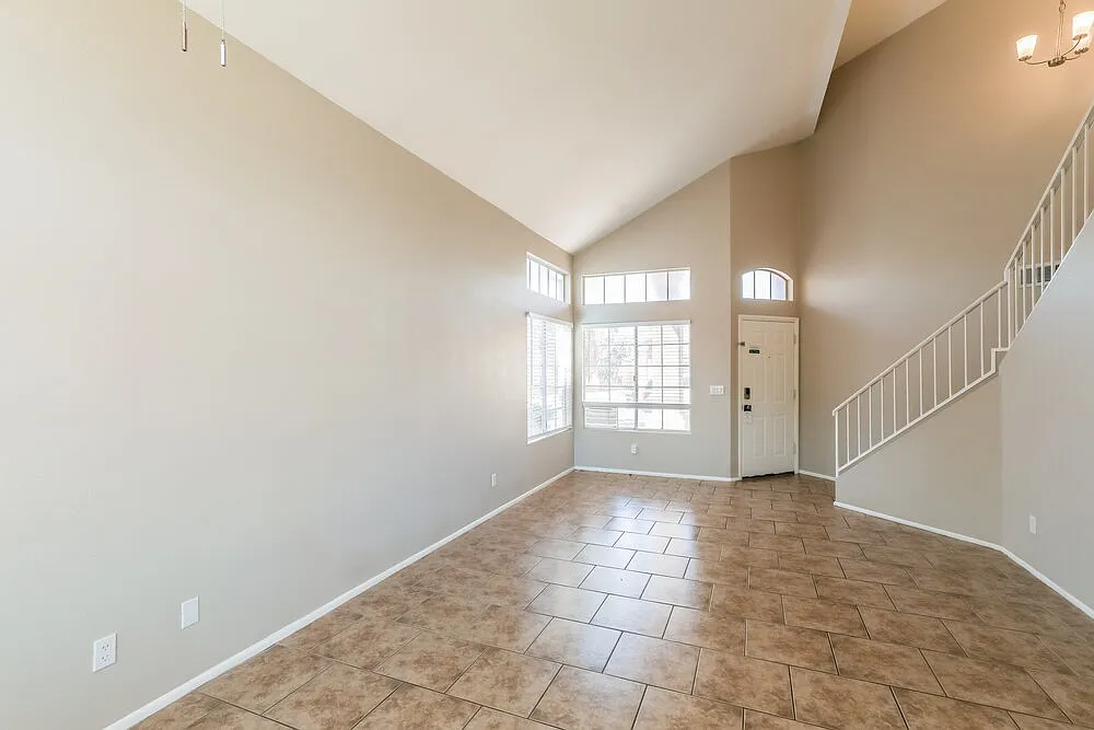 3 bed, 2.5 bath, 1549 sqft, $1,985 — Photo 4