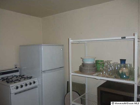 5th image of 28 N Main St APT 7