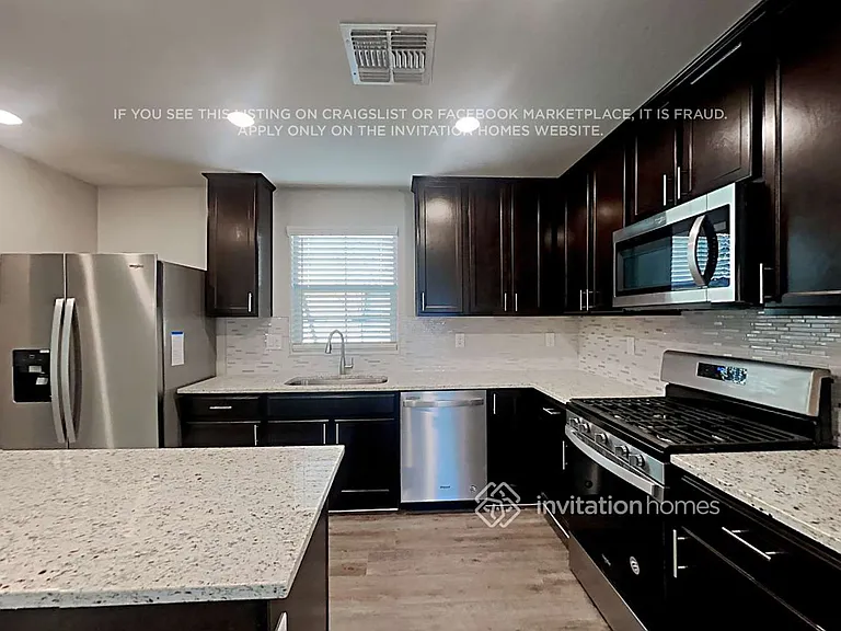 8020 W Agora Ln — Photo 6
