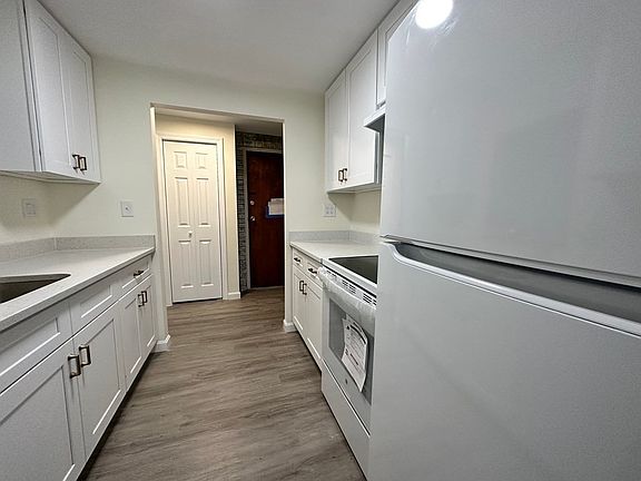 4th image of 46 Greentree Ln APT 48