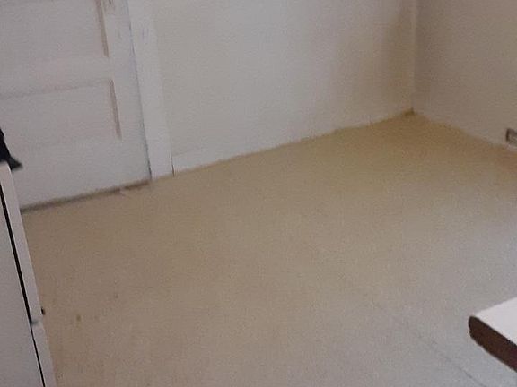 3rd image of 608 W Locust Ave