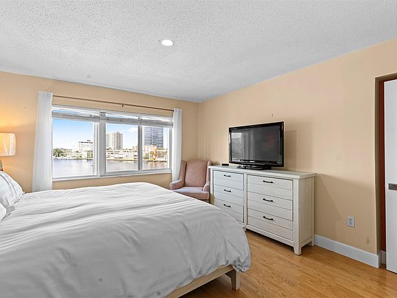 4th image of 126 Golden Isles Drive #54A