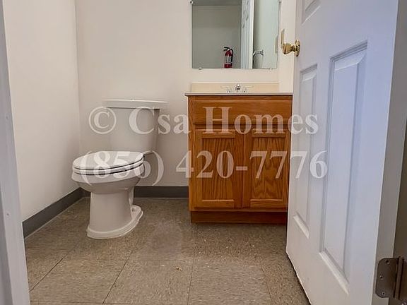 5th image of 411 Viola St