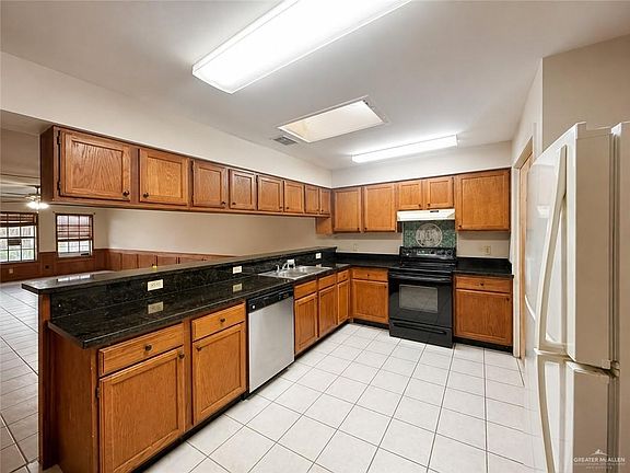 4th image of 301 La Vista Ave #49