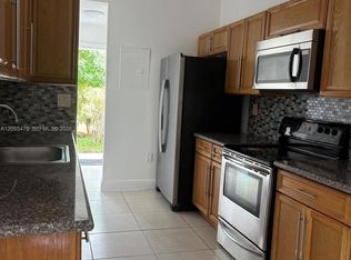 815 NE 213th Ter APT 4, Miami, FL 33179