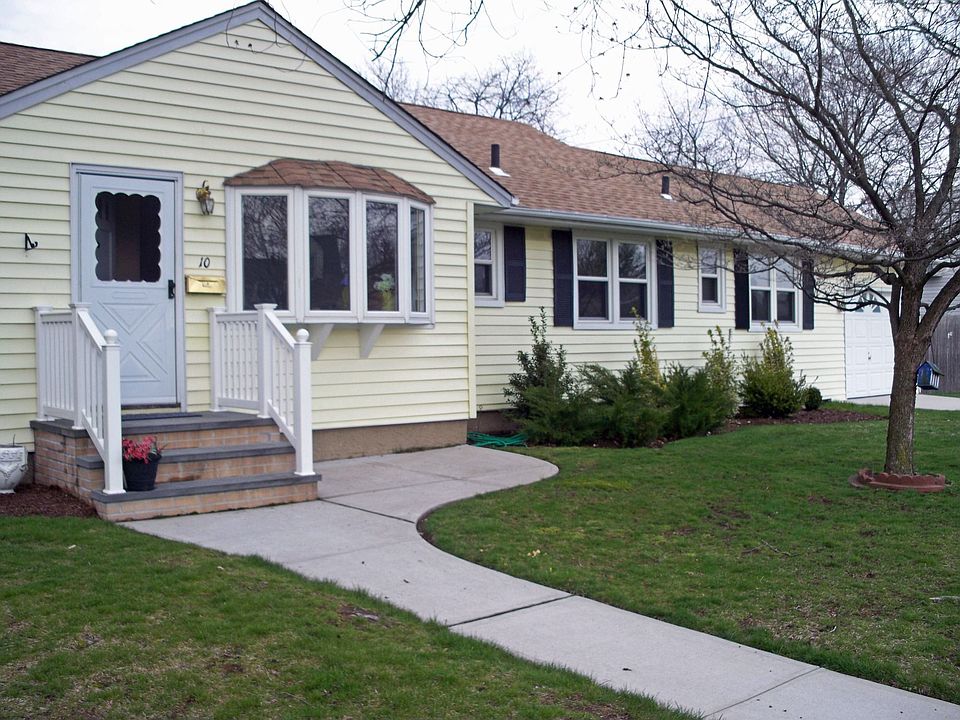 Pristine! Move in cond.