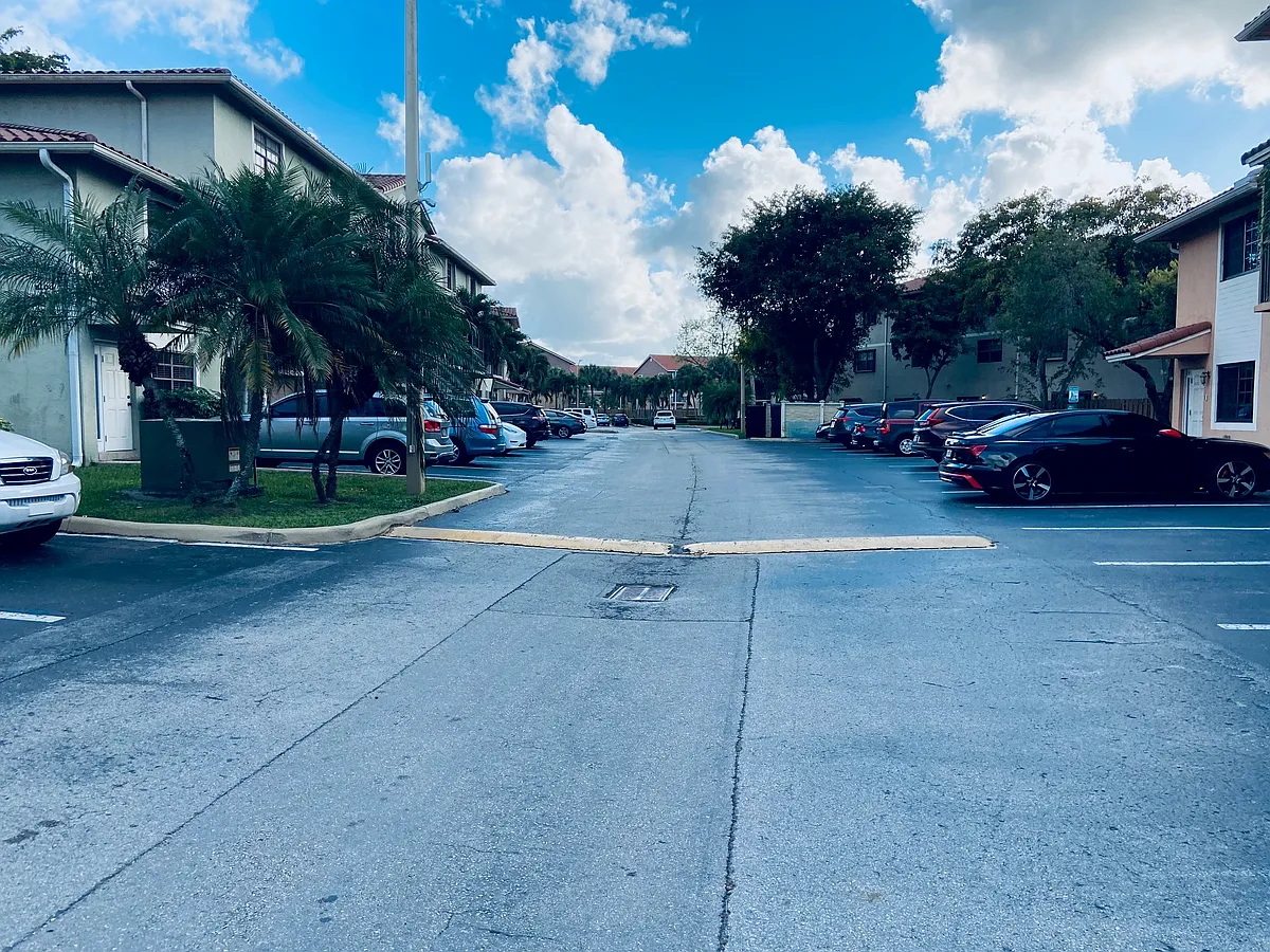 Building Photo - 9890 Hammocks Blvd #107