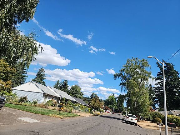 5th image of 17620 SE Tibbetts St