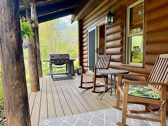 3rd image of 5810 Tanbark Ct